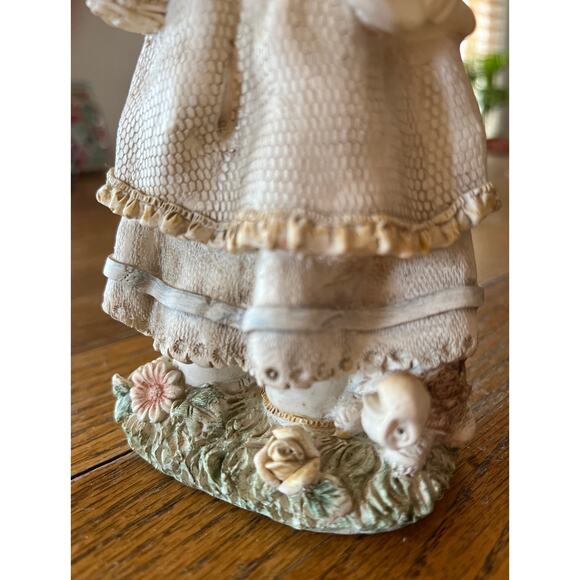 Vintage Garden Fairy Figurine w/ FLower Basket, Sun Hat and SMiling Turtle - Picture 5 of 6